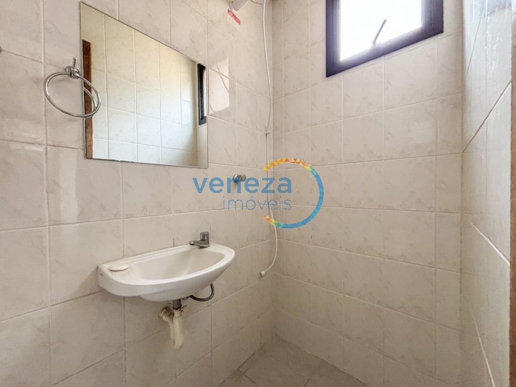 Apartamento à venda no bairro Centro de Londrina com 157.63m<sup>2</sup> útil, 3 quartos, 2 vagas de garagem