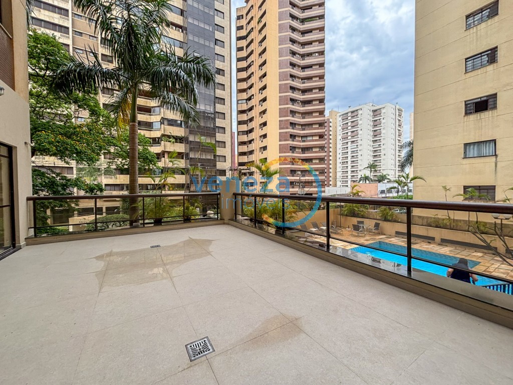 Apartamento à venda no bairro Centro de Londrina com 157.63m<sup>2</sup> útil, 3 quartos, 2 vagas de garagem
