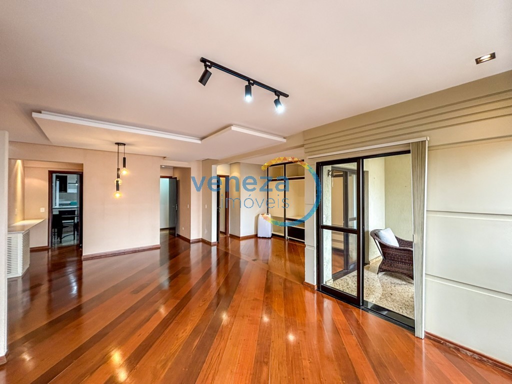 Apartamento à venda no bairro Centro de Londrina com 157.63m<sup>2</sup> útil, 3 quartos, 2 vagas de garagem