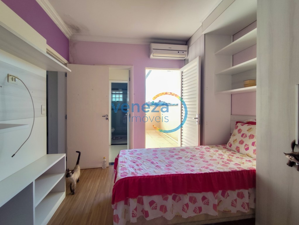 Casa Residencial à venda no bairro Andes de Londrina com 217.21m<sup>2</sup> útil, 3 quartos, 2 vagas de garagem