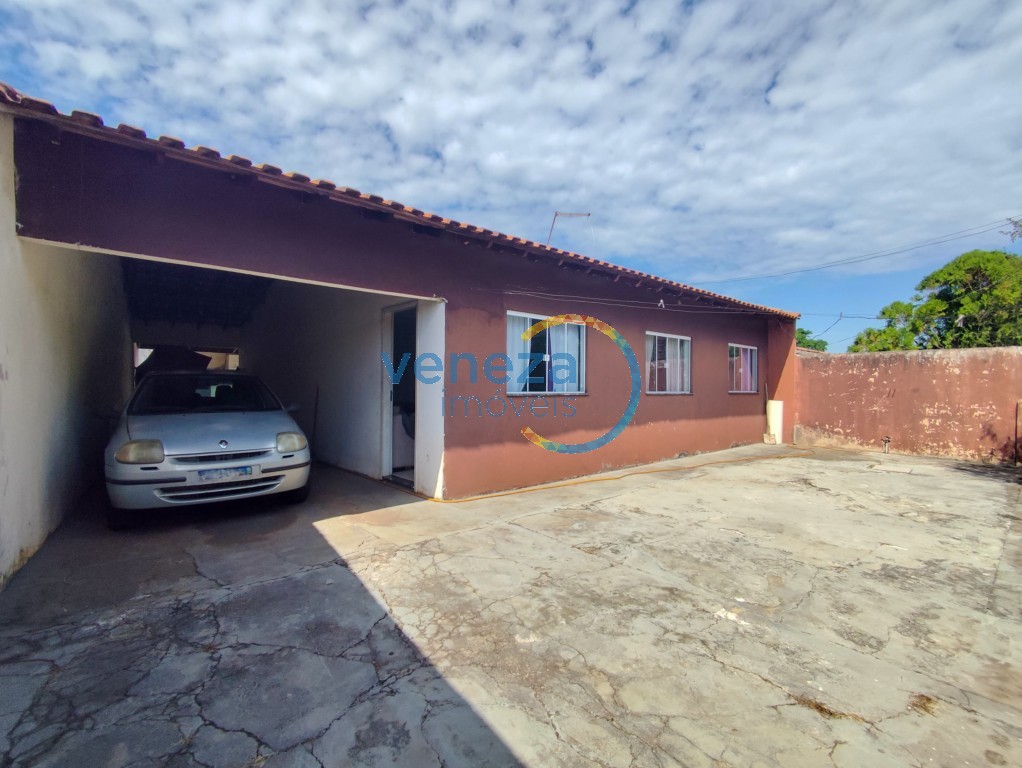 Casa Residencial à venda no bairro Conjunto Liberdade de Londrina com 194m<sup>2</sup> útil, 5 quartos, 3 vagas de garagem