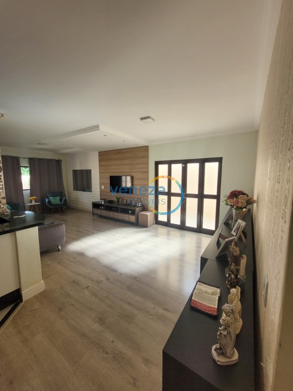 Casa Residencial para locacao no Portal de Versalhes 2 em Londrina com 153,24m² por R$ 5.000,00
