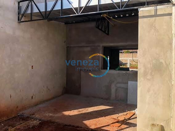 Casa Residencial à venda no bairro Planalto de Londrina com 102.15m<sup>2</sup> útil, 3 quartos, 2 vagas de garagem