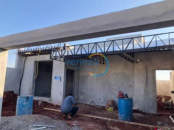 Casa Residencial à venda no bairro Planalto de Londrina com 102.15m<sup>2</sup> útil, 3 quartos, 2 vagas de garagem