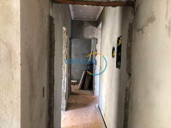 Casa Residencial à venda no bairro Planalto de Londrina com 102.15m<sup>2</sup> útil, 3 quartos, 2 vagas de garagem