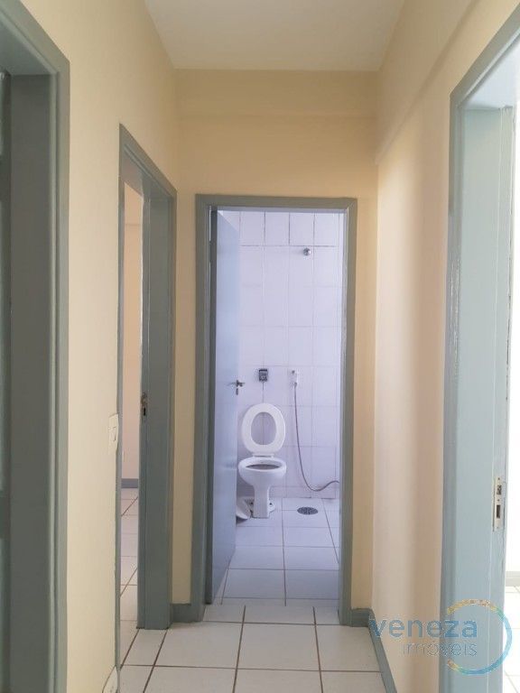 Apartamento para venda no Brasil em Londrina com 116,51m² por R$ 340.000,00
