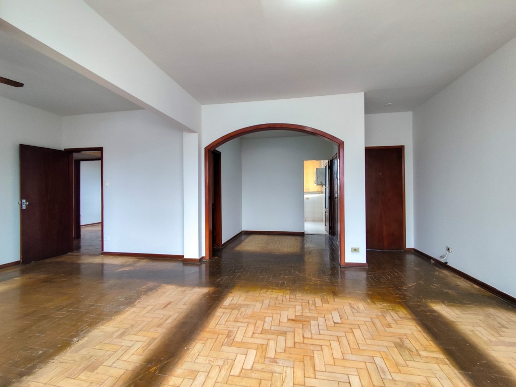 Apartamento para venda no Centro em Londrina com 149m² por R$ 300.000,00
