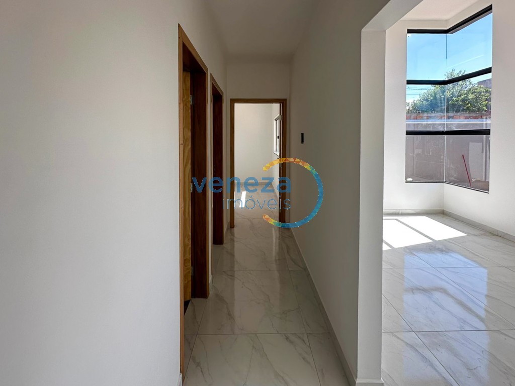 Casa Residencial à venda no bairro Cidade Alta de Cambe com 77m<sup>2</sup> útil, 3 quartos, 2 vagas de garagem