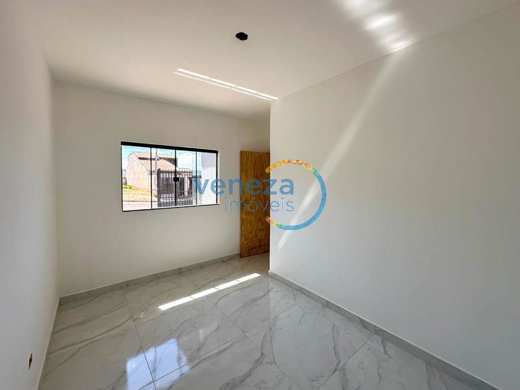 Casa Residencial à venda no bairro Cidade Alta de Cambe com 77m<sup>2</sup> útil, 3 quartos, 2 vagas de garagem