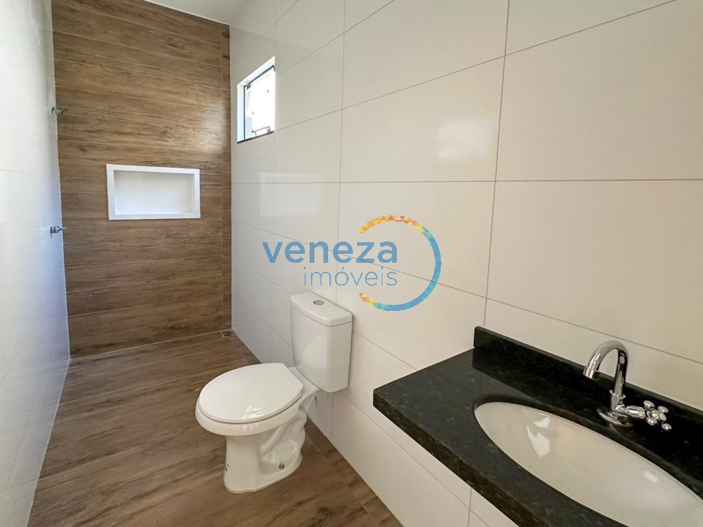 Casa Residencial à venda no bairro Cidade Alta de Cambe com 77m<sup>2</sup> útil, 3 quartos, 2 vagas de garagem