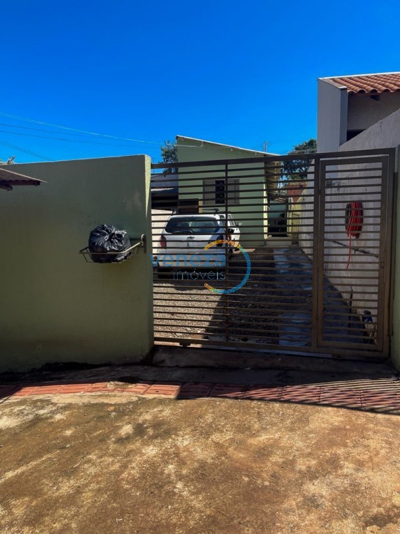 Casa Residencial à venda no bairro Maria Cecilia de Londrina com 79.32m<sup>2</sup> útil, 3 quartos, 3 vagas de garagem