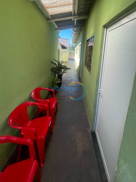 Casa Residencial à venda no bairro Maria Cecilia de Londrina com 79.32m<sup>2</sup> útil, 3 quartos, 3 vagas de garagem