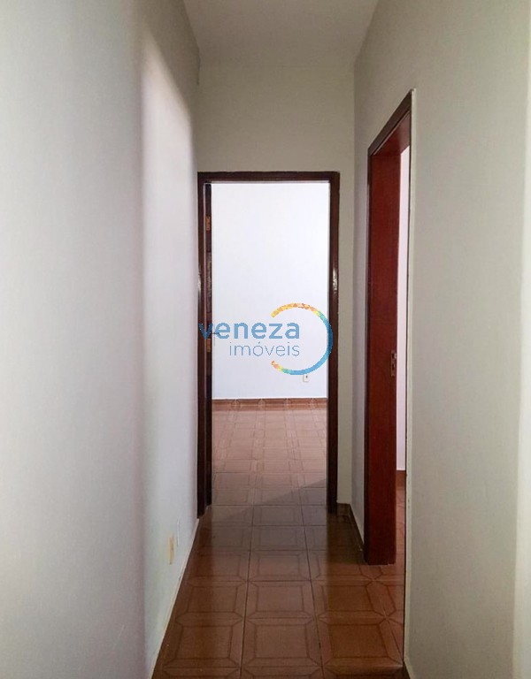 Casa Residencial à venda no bairro Caravelle de Londrina com 83.85m<sup>2</sup> útil, 2 quartos, 1 vaga de garagem