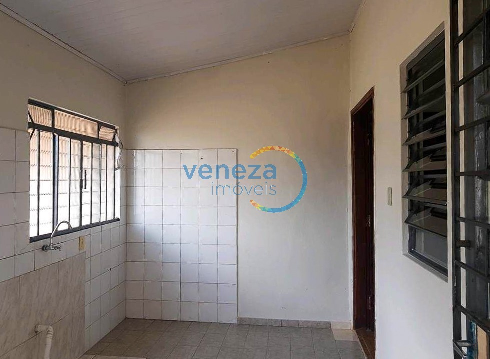 Casa Residencial à venda no bairro Caravelle de Londrina com 83.85m<sup>2</sup> útil, 2 quartos, 1 vaga de garagem