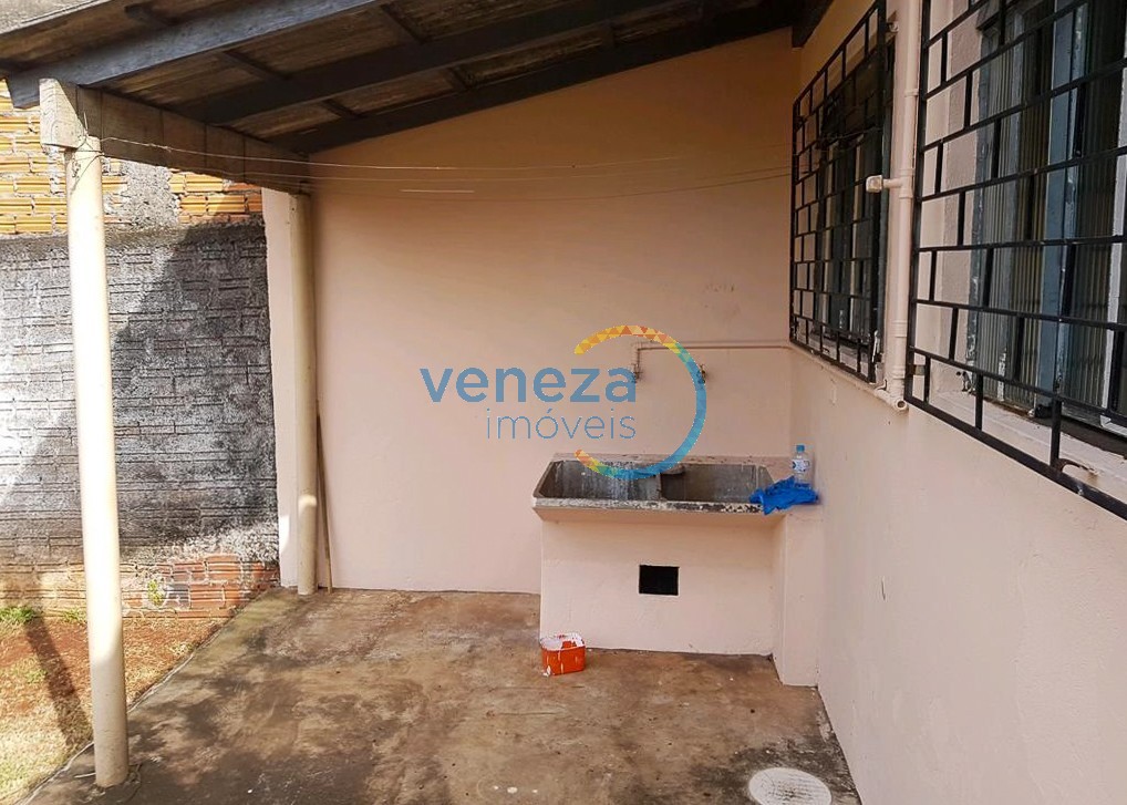 Casa Residencial à venda no bairro Caravelle de Londrina com 83.85m<sup>2</sup> útil, 2 quartos, 1 vaga de garagem