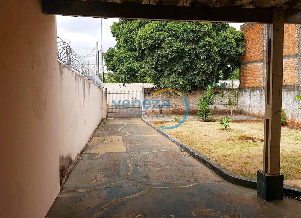 Casa Residencial à venda no bairro Caravelle de Londrina com 83.85m<sup>2</sup> útil, 2 quartos, 1 vaga de garagem