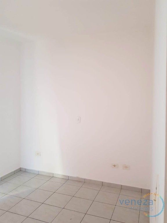 Apartamento à venda no bairro Kennedy de Londrina com 36.97m<sup>2</sup> útil, 1 quarto, 1 vaga de garagem