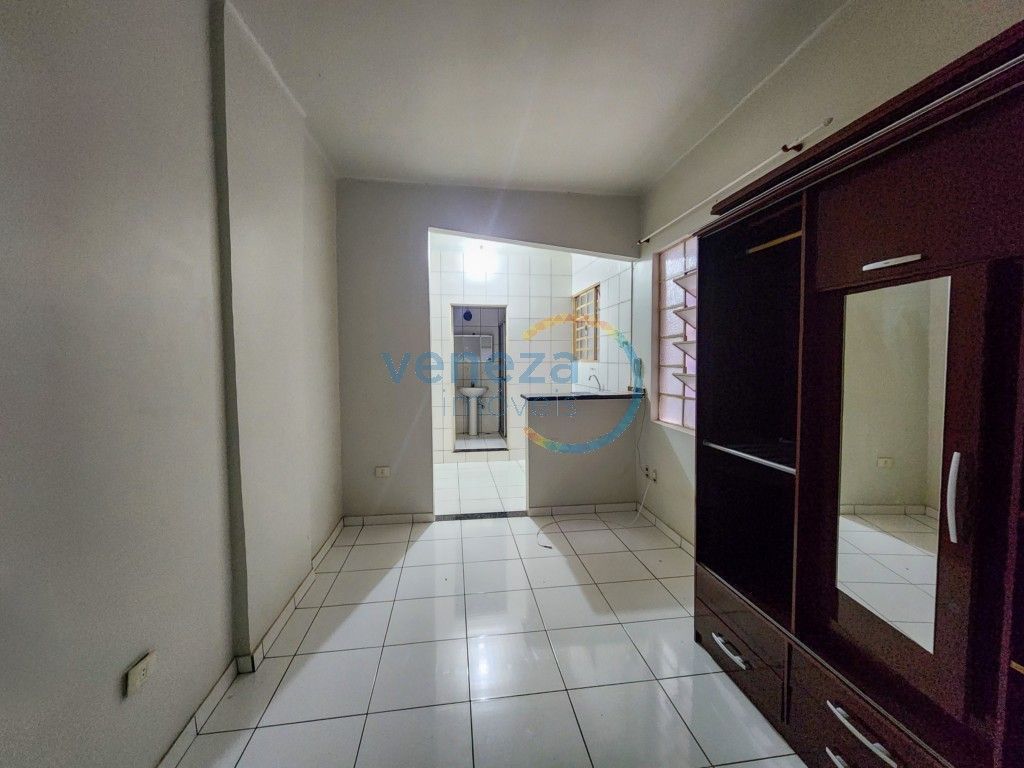 Apartamento para locacao no Centro em Londrina com 35m² por R$ 825,00
