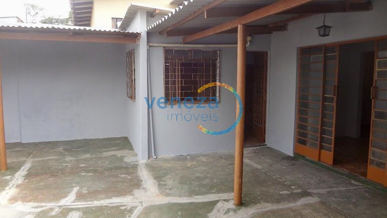 Casa Residencial à venda no bairro Waldemar Hauer de Londrina com 84m<sup>2</sup> útil, 2 quartos, 1 vaga de garagem