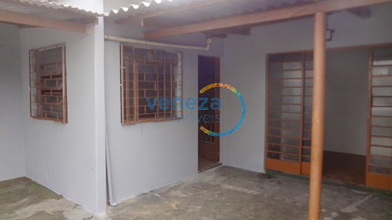 Casa Residencial à venda no bairro Waldemar Hauer de Londrina com 84m<sup>2</sup> útil, 2 quartos, 1 vaga de garagem