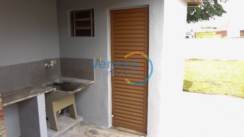 Casa Residencial à venda no bairro Waldemar Hauer de Londrina com 84m<sup>2</sup> útil, 2 quartos, 1 vaga de garagem