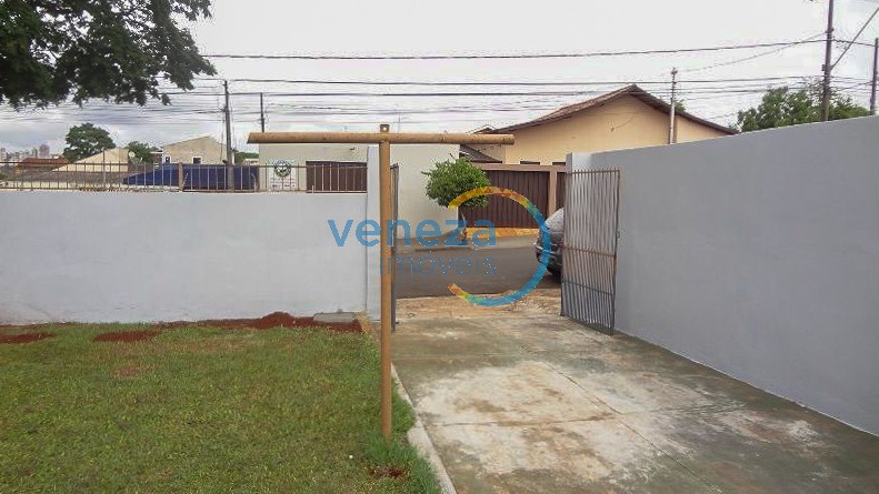 Casa Residencial à venda no bairro Waldemar Hauer de Londrina com 84m<sup>2</sup> útil, 2 quartos, 1 vaga de garagem