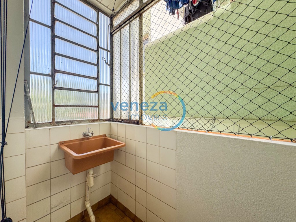 Apartamento à venda no bairro Centro de Londrina com 44.32m<sup>2</sup> útil, 2 quartos