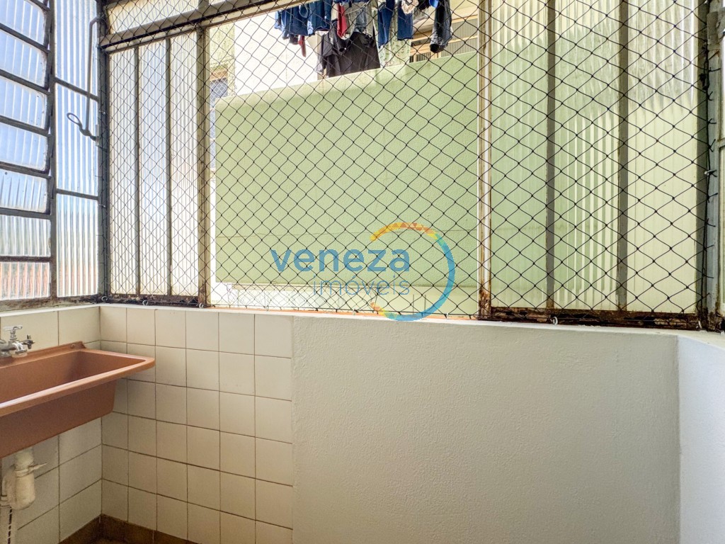 Apartamento à venda no bairro Centro de Londrina com 44.32m<sup>2</sup> útil, 2 quartos