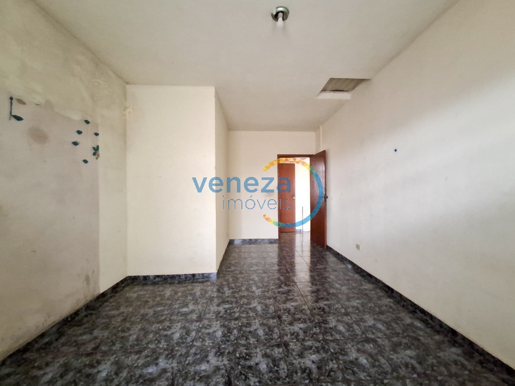 Casa Residencial à venda no bairro Conjunto Cafe de Londrina com 290.7m<sup>2</sup> útil, 3 quartos, 1 vaga de garagem