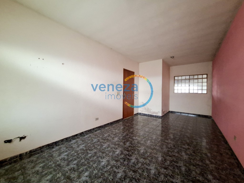 Casa Residencial à venda no bairro Conjunto Cafe de Londrina com 290.7m<sup>2</sup> útil, 3 quartos, 1 vaga de garagem