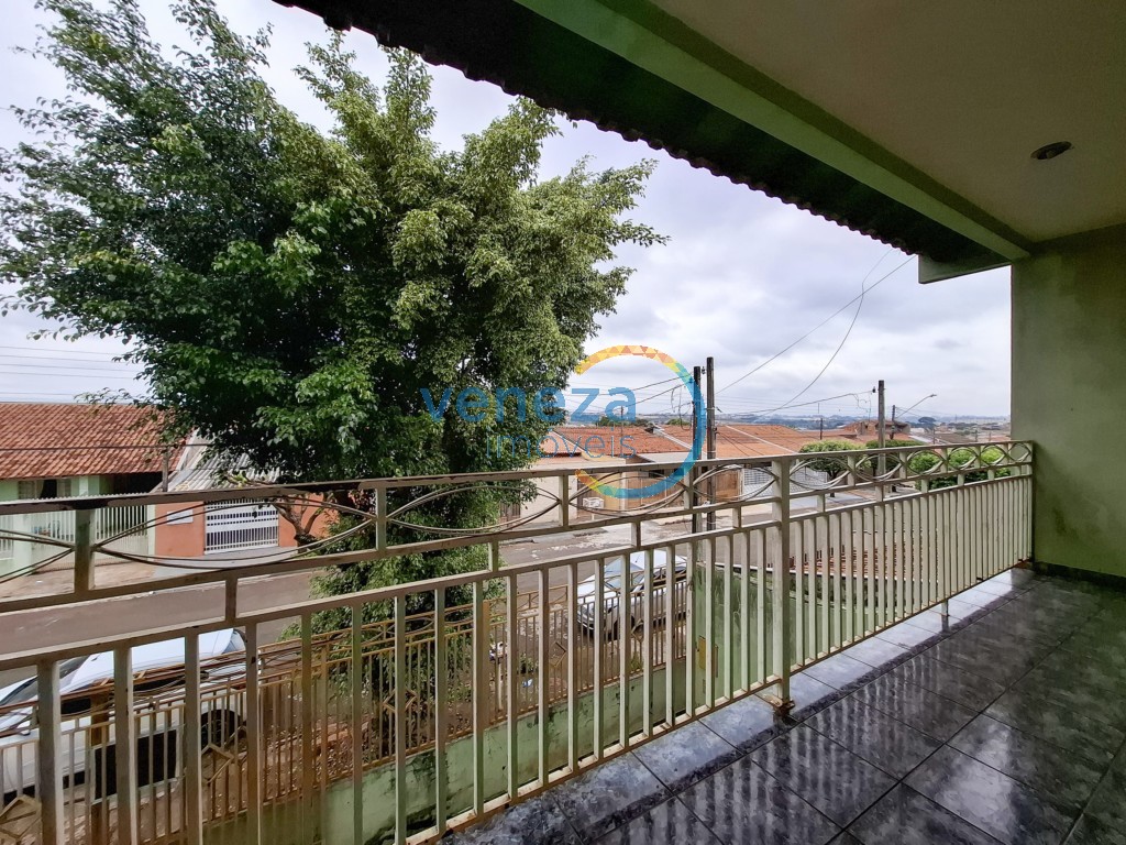 Casa Residencial à venda no bairro Conjunto Cafe de Londrina com 290.7m<sup>2</sup> útil, 3 quartos, 1 vaga de garagem