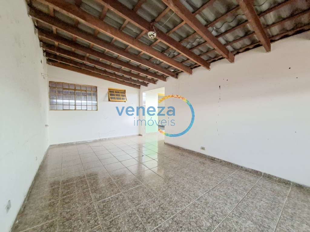 Casa Residencial à venda no bairro Conjunto Cafe de Londrina com 290.7m<sup>2</sup> útil, 3 quartos, 1 vaga de garagem