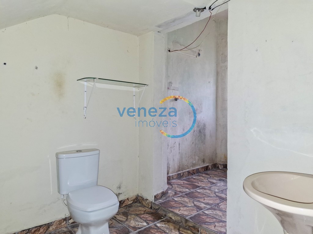 Casa Residencial à venda no bairro Conjunto Cafe de Londrina com 290.7m<sup>2</sup> útil, 3 quartos, 1 vaga de garagem