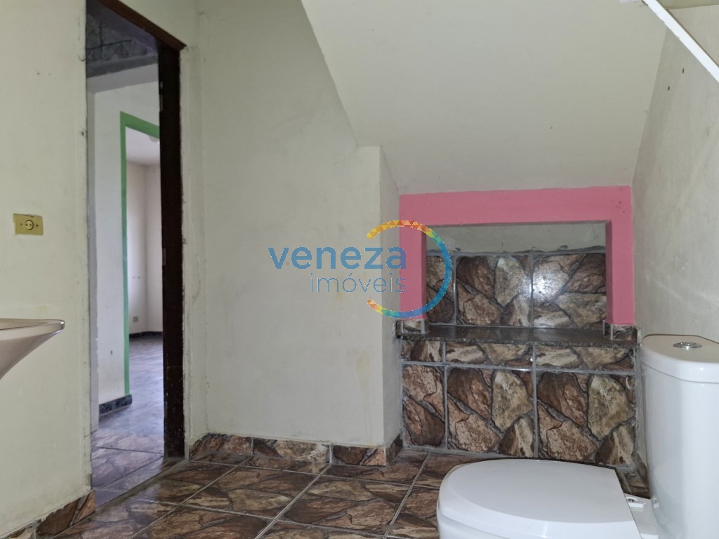 Casa Residencial à venda no bairro Conjunto Cafe de Londrina com 290.7m<sup>2</sup> útil, 3 quartos, 1 vaga de garagem