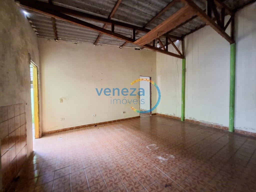 Casa Residencial à venda no bairro Conjunto Cafe de Londrina com 290.7m<sup>2</sup> útil, 3 quartos, 1 vaga de garagem