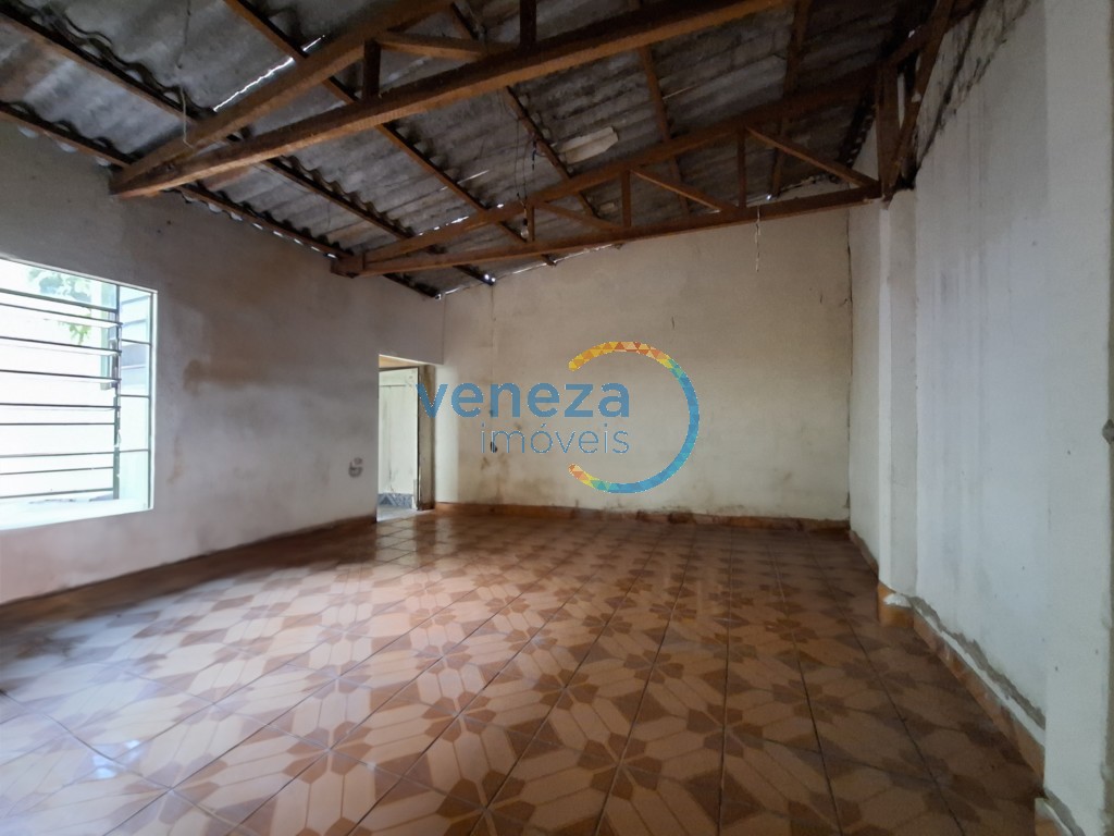 Casa Residencial à venda no bairro Conjunto Cafe de Londrina com 290.7m<sup>2</sup> útil, 3 quartos, 1 vaga de garagem