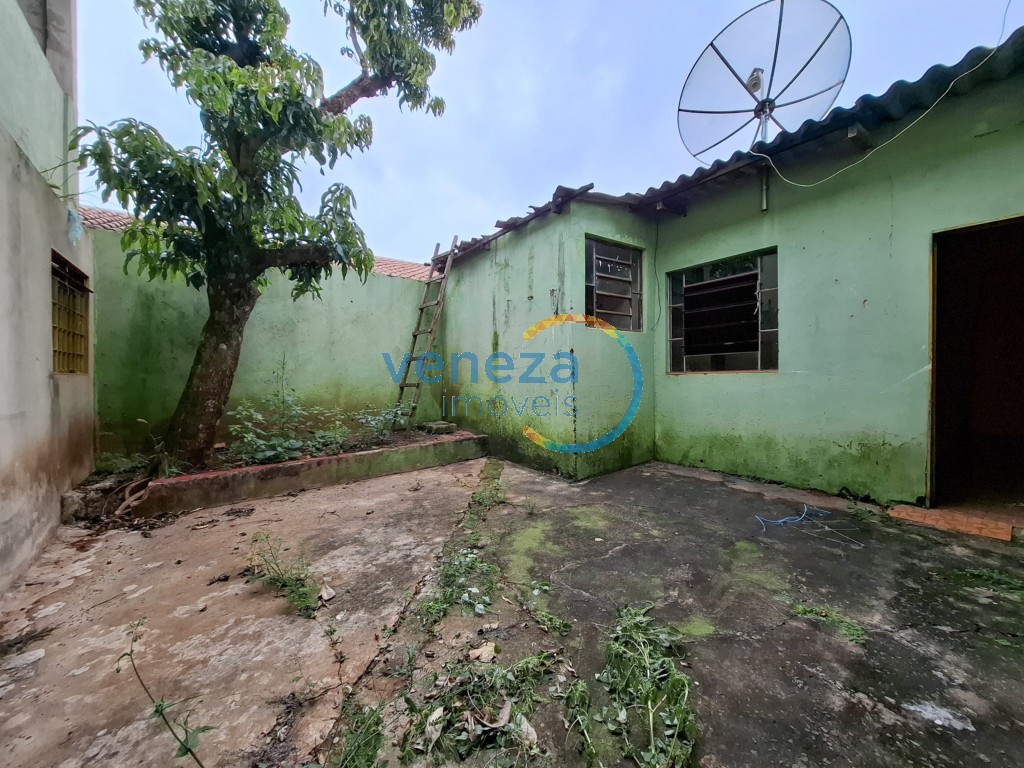 Casa Residencial à venda no bairro Conjunto Cafe de Londrina com 290.7m<sup>2</sup> útil, 3 quartos, 1 vaga de garagem