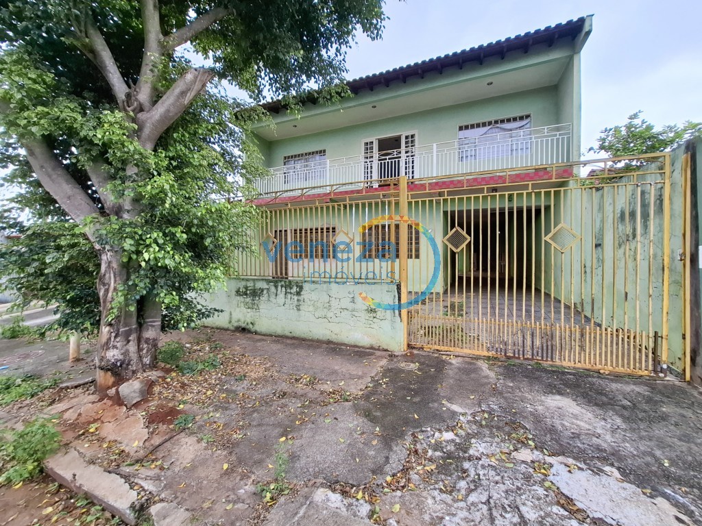 Casa Residencial à venda no bairro Conjunto Cafe de Londrina com 290.7m<sup>2</sup> útil, 3 quartos, 1 vaga de garagem