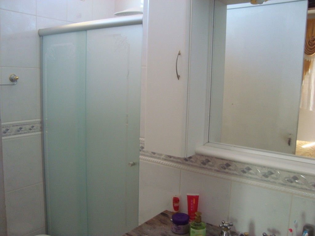 Casa Comercial à venda no bairro San Remo de Londrina com 294m<sup>2</sup> útil, 4 vagas de garagem