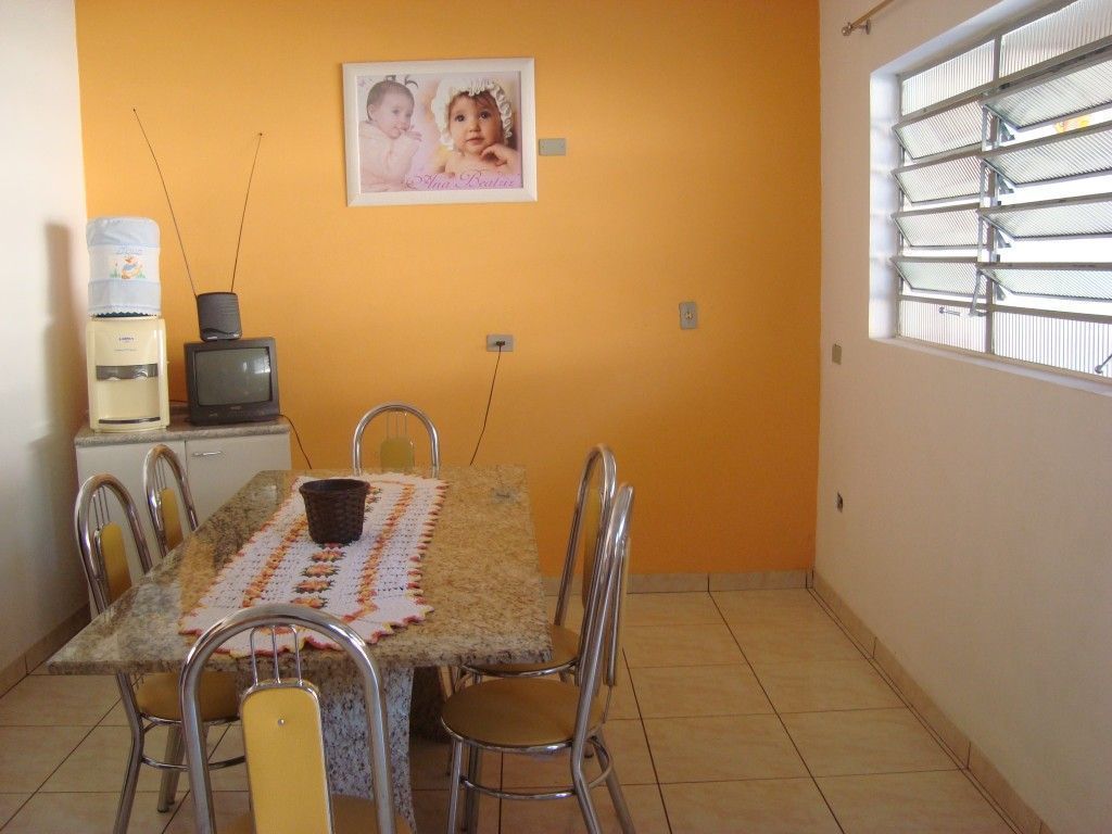 Casa Comercial à venda no bairro San Remo de Londrina com 294m<sup>2</sup> útil, 4 vagas de garagem