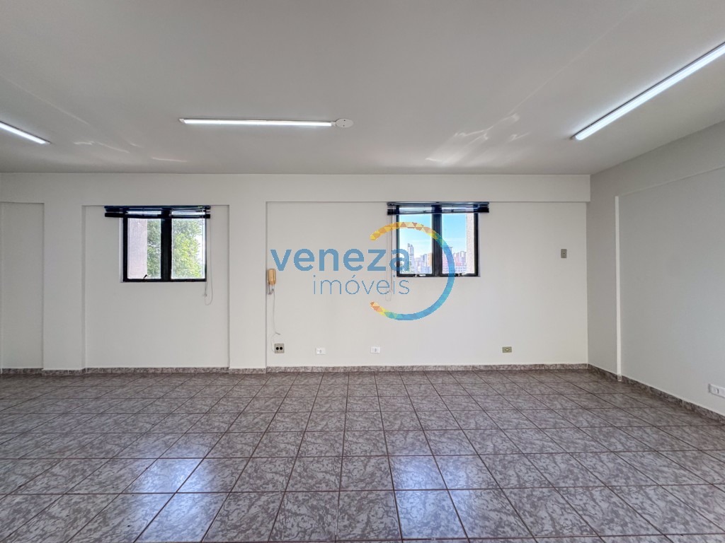 Sala à venda no bairro Centro de Londrina com 49.79m<sup>2</sup> útil