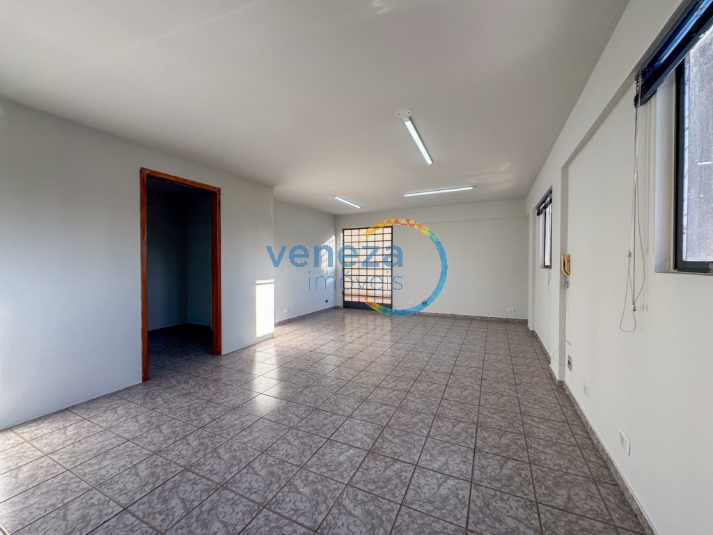 Sala à venda no bairro Centro de Londrina com 49.79m<sup>2</sup> útil