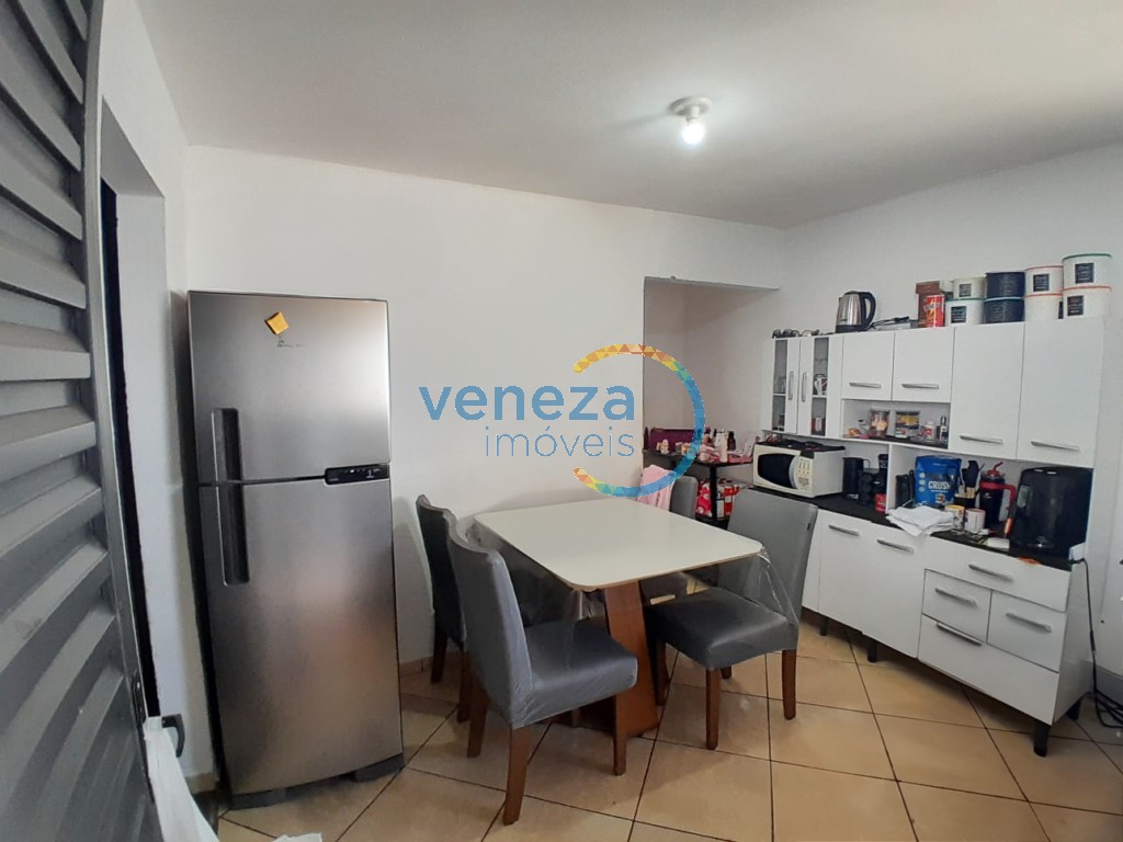 Casa Residencial à venda no bairro Professora Hilda Mandarino de Londrina com 70m<sup>2</sup> útil, 3 quartos