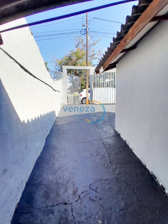 Casa Residencial à venda no bairro Professora Hilda Mandarino de Londrina com 70m<sup>2</sup> útil, 3 quartos