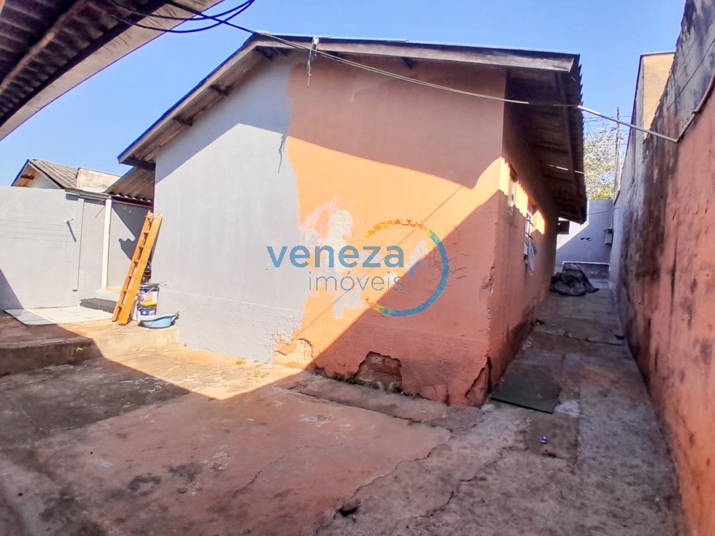 Casa Residencial à venda no bairro Professora Hilda Mandarino de Londrina com 70m<sup>2</sup> útil, 3 quartos