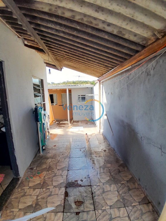 Casa Residencial à venda no bairro Professora Hilda Mandarino de Londrina com 70m<sup>2</sup> útil, 3 quartos