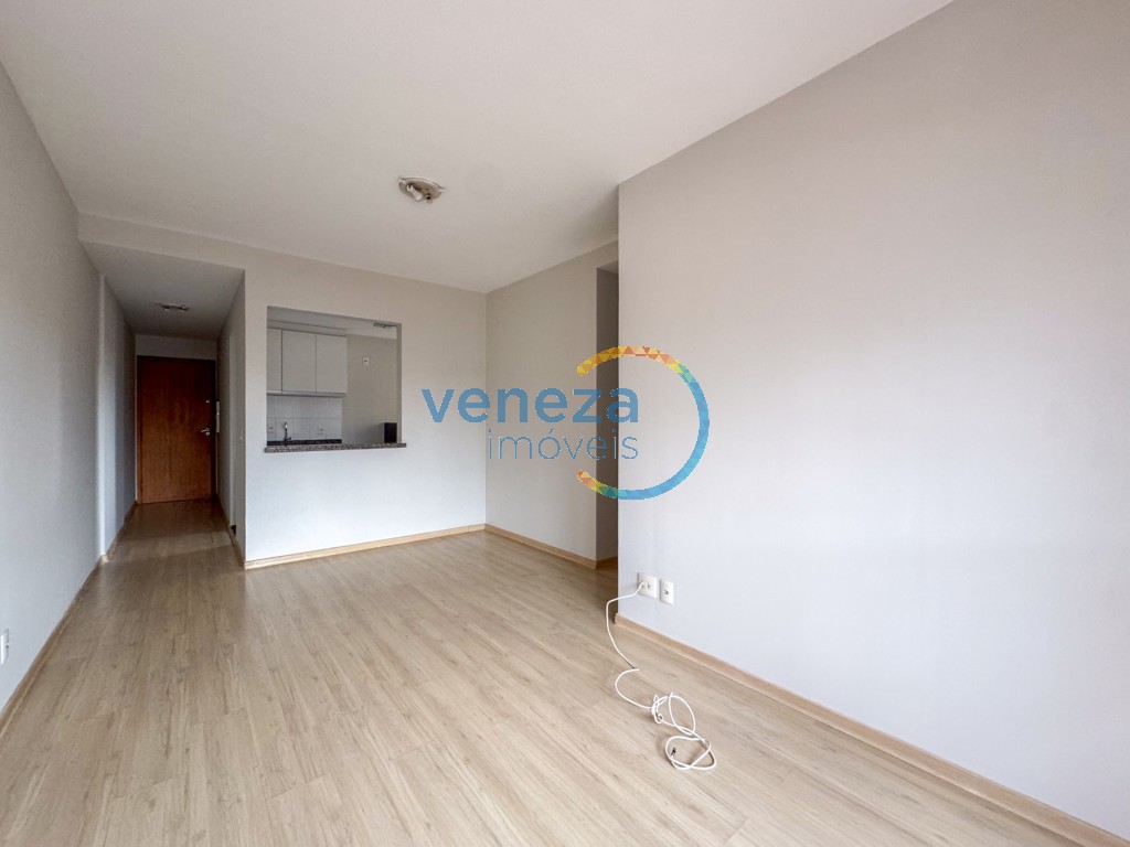 Apartamento à venda no bairro Centro de Londrina com 80m<sup>2</sup> útil, 3 quartos, 2 vagas de garagem