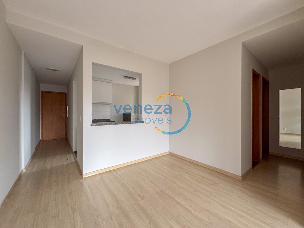 Apartamento à venda no bairro Centro de Londrina com 80m<sup>2</sup> útil, 3 quartos, 2 vagas de garagem