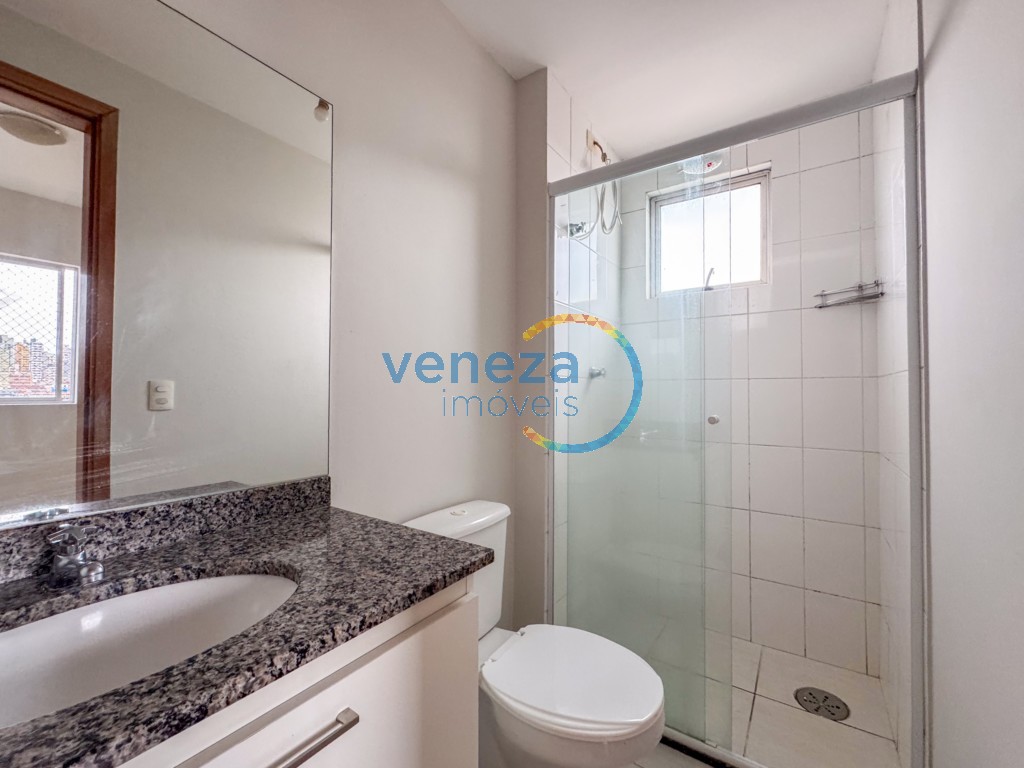 Apartamento à venda no bairro Centro de Londrina com 80m<sup>2</sup> útil, 3 quartos, 2 vagas de garagem