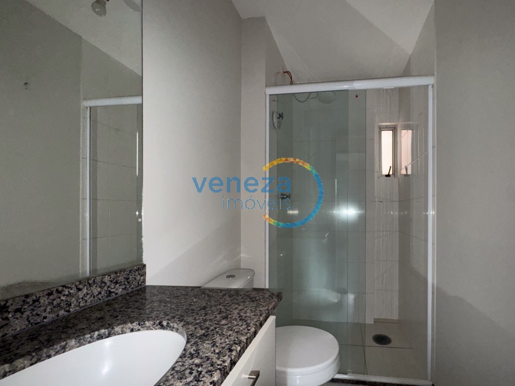 Apartamento à venda no bairro Centro de Londrina com 80m<sup>2</sup> útil, 3 quartos, 2 vagas de garagem